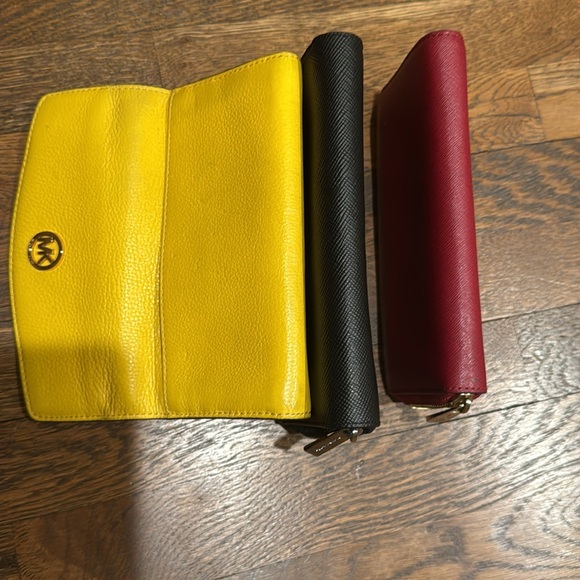 YOU GET 3 Michael Kors Long Wallet Set of 3 Blk, yellow & red like new - Picture 16 of 17